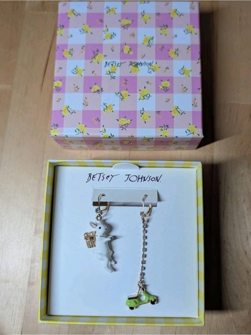 Betsey Johnson Easter Women's Bunny & Vespa Mismatch Earrings NEW IN GIFT BOX